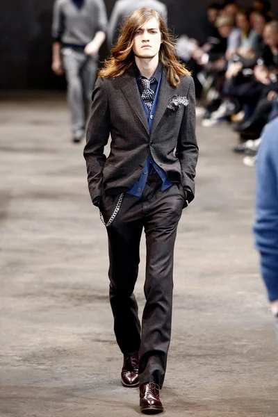 Look 5